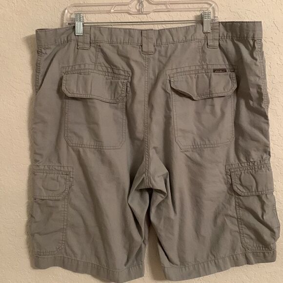 Eddie Bauer Cargo Gray Shorts Men’s Size 40 - Picture 2 of 9